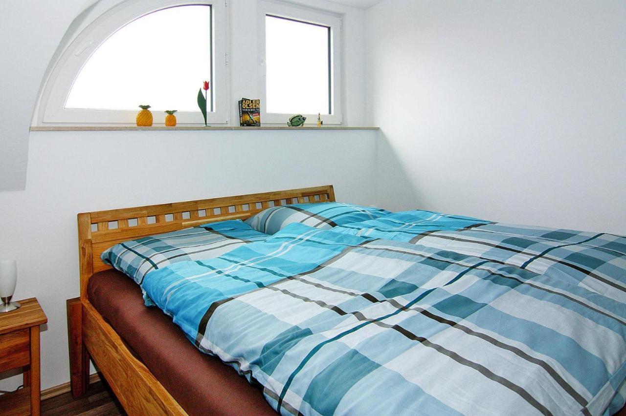 Reetdachhaus Lotte Mit Sauna Und Kaminofen Am Yachthafen In Vieregge Kültér fotó